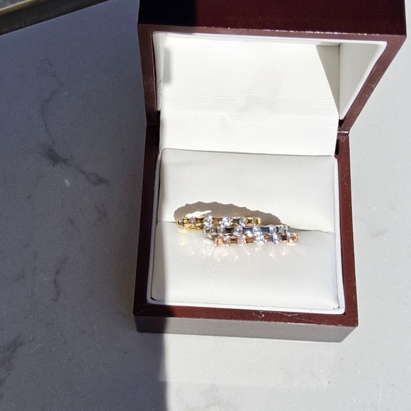 TRI-TONE WHITE TOPAZ STACKABLE RING - Picture 5 of 6